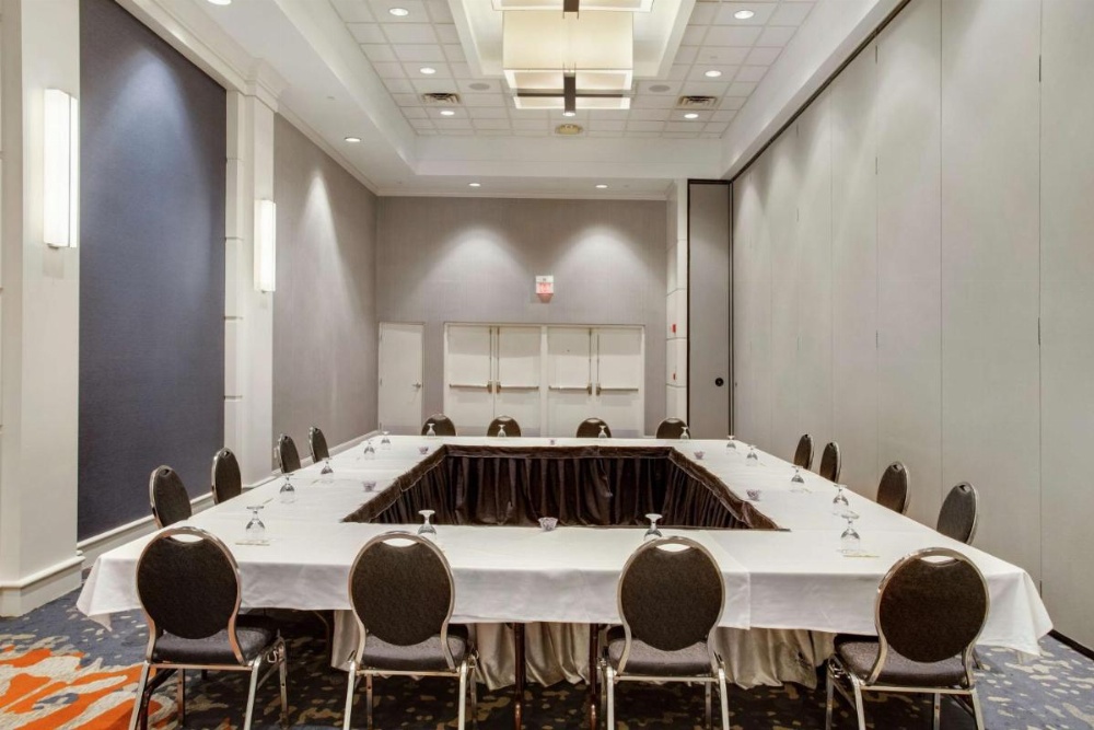 DoubleTree By Hilton Hotel Little Rock Image 38