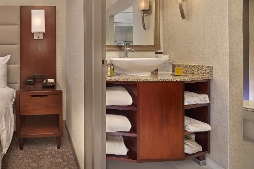 DoubleTree By Hilton Hotel Little Rock image 4